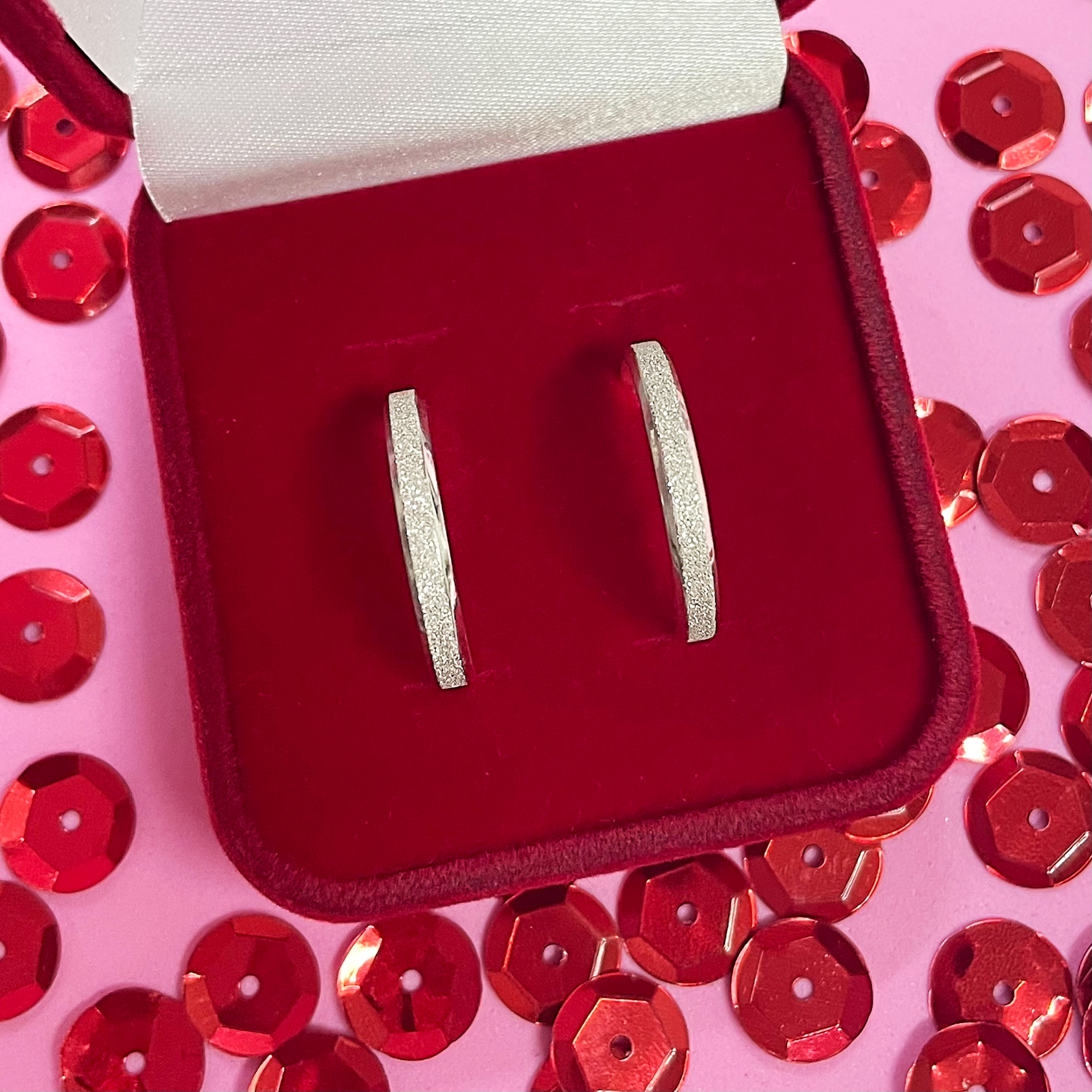 Aliança Prata com Detalhe Diamantado