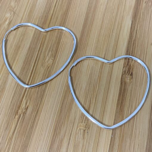 Argola Coração Média Fio Redondo 4,1cm por 4,1cm