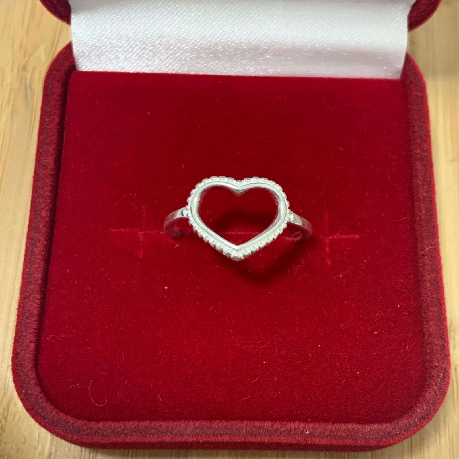 Anel Coração Vazado Pontilhado