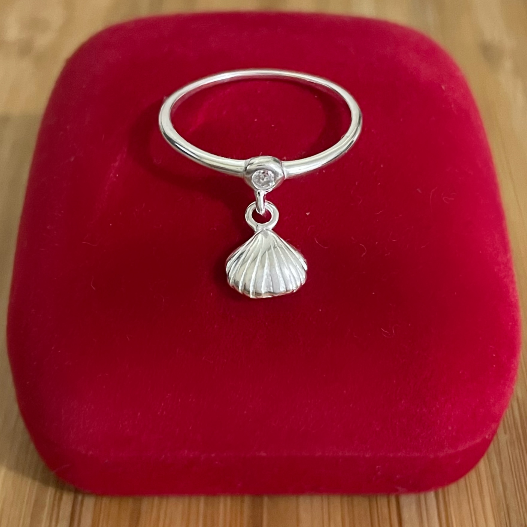 Anel Concha Pendurada