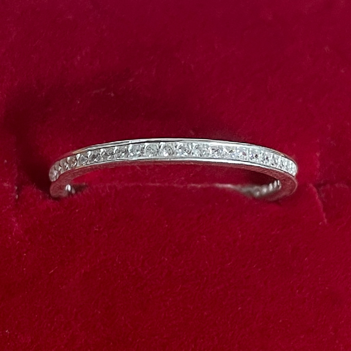 Anel Cravejado c/ Zircônias