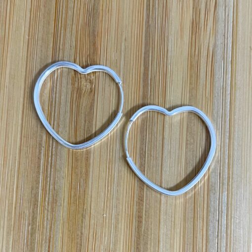 Argola Coração Fio Quadrado Média 2cm x 2cm