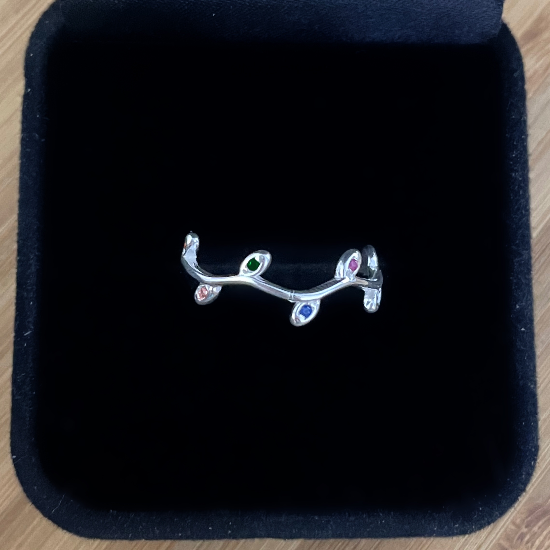 Anel Ramo de Folha c/ Zircônia Colorida