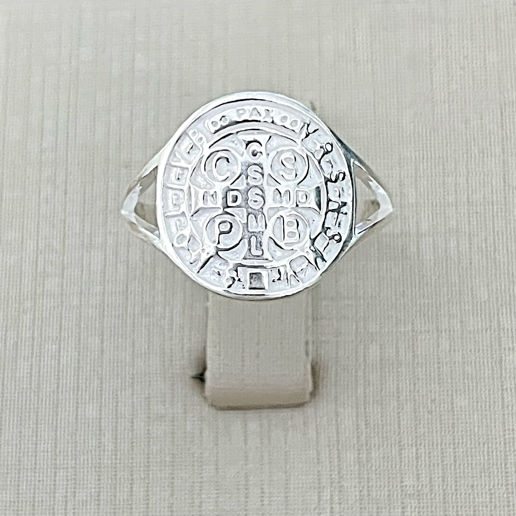 Anel São Bento Grande