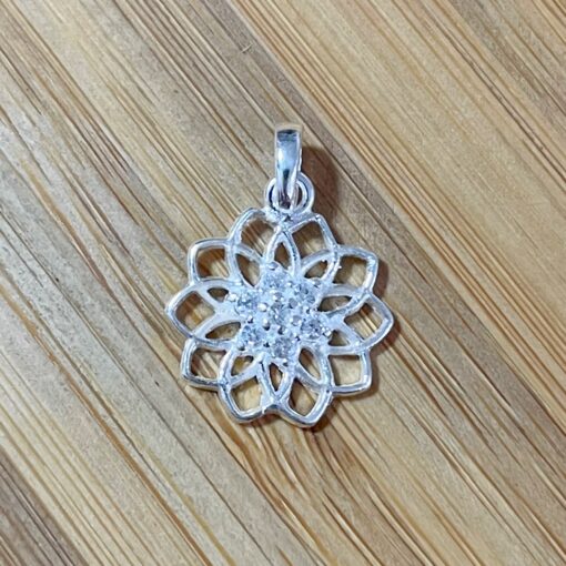 Pingente Mandala Flor com Zircônias