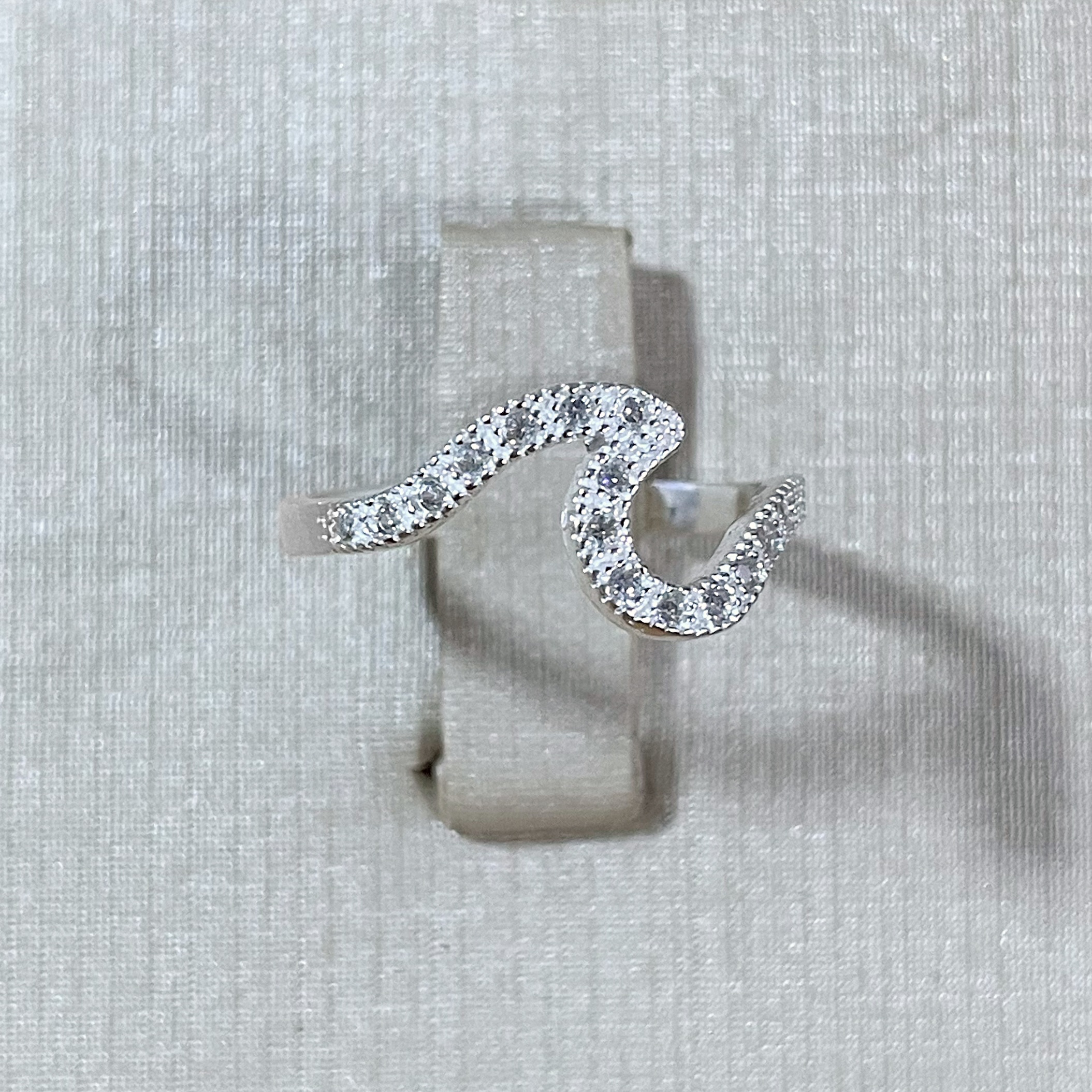 Anel Onda do Mar Cravejado