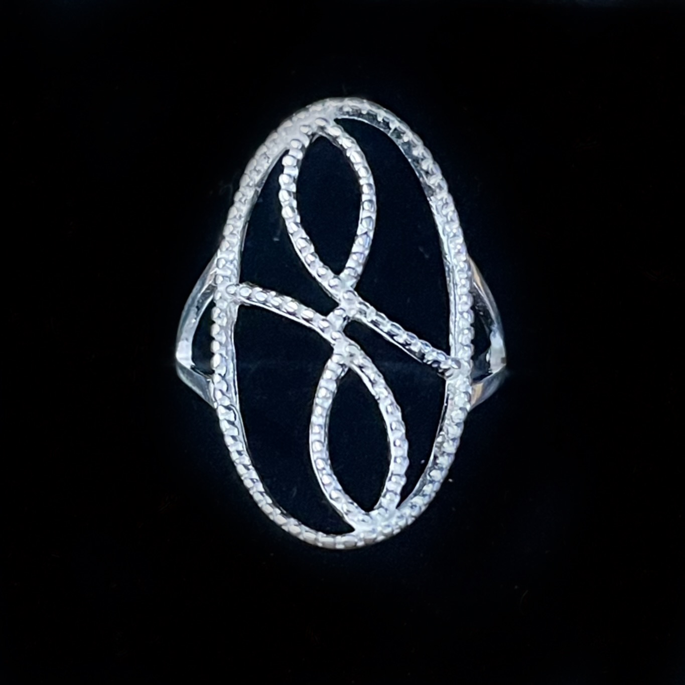 Anel Aro Oval com Forma Geométrica