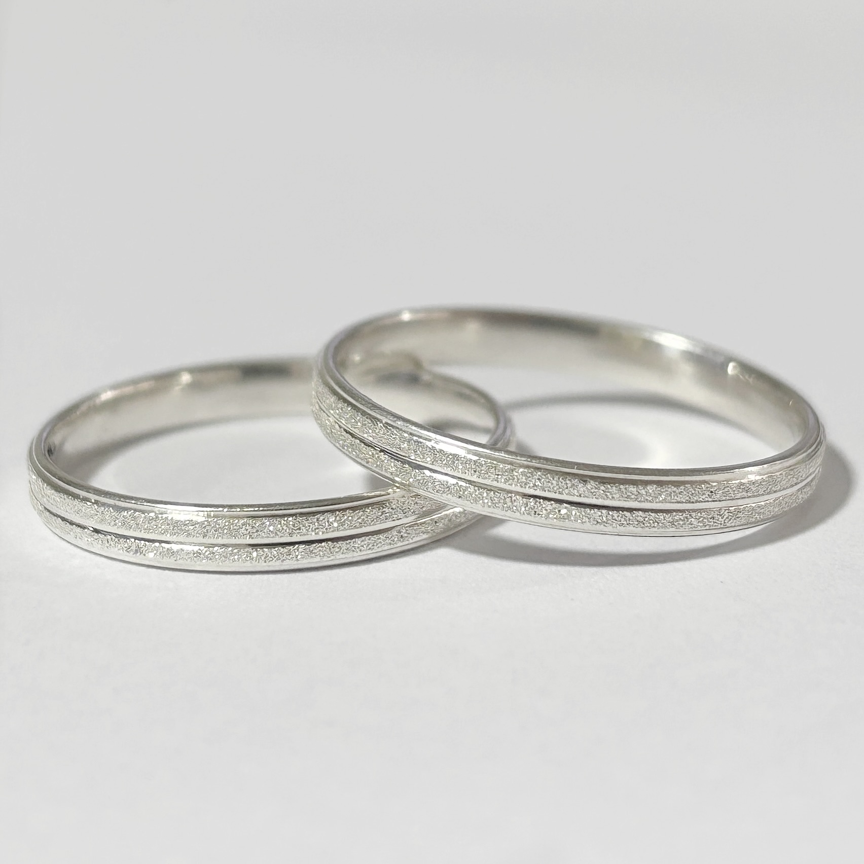 Aliança Prata com Dois Fios Diamantados