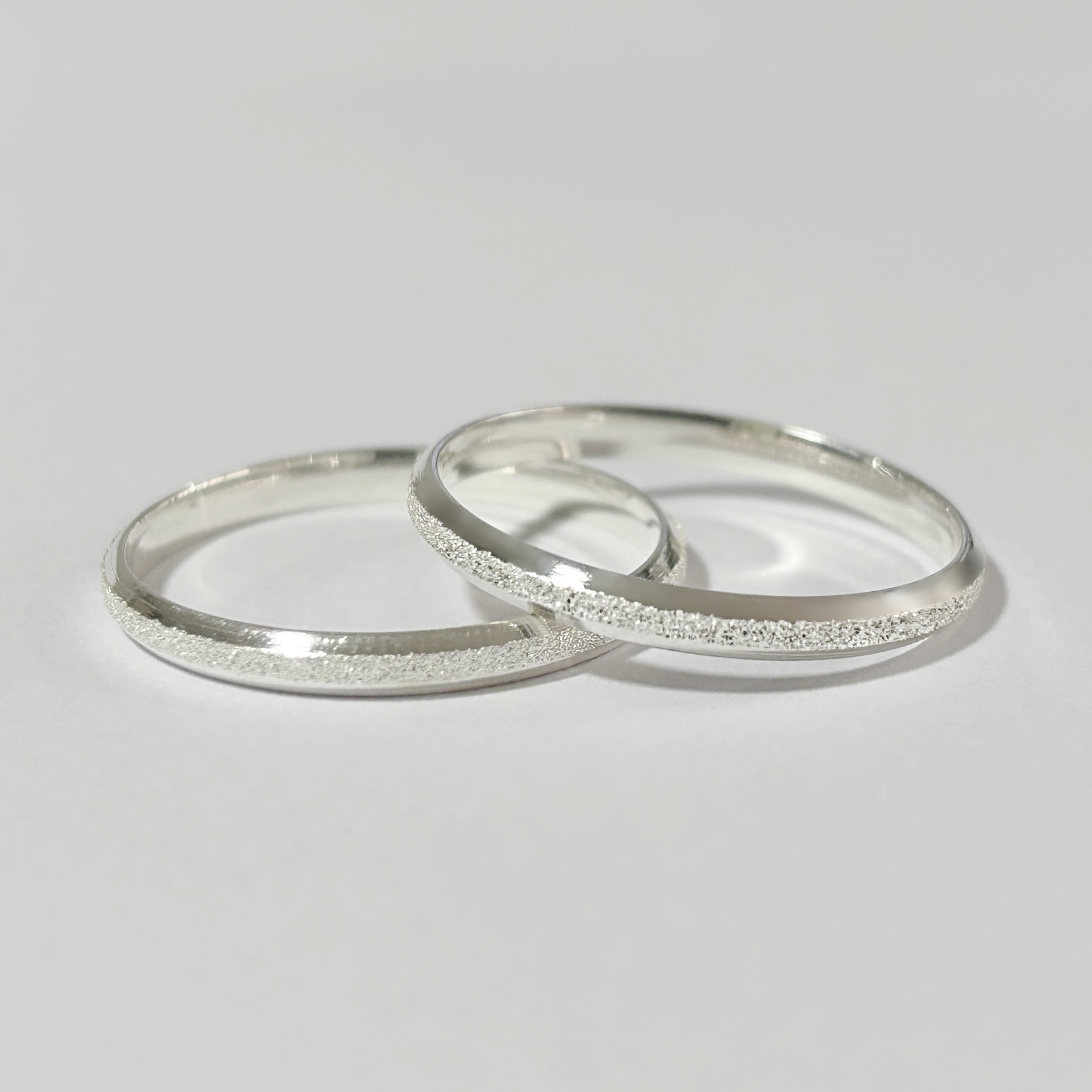 Aliança Prata com Detalhe Diamantado - Imagem 2