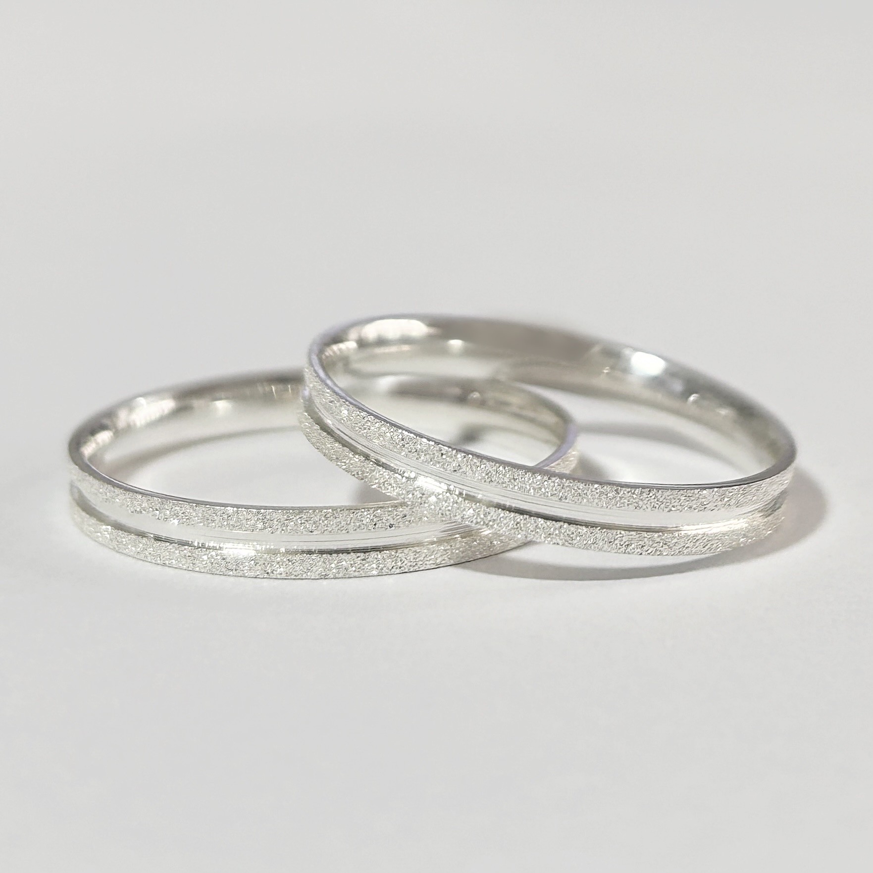 Aliança Diamantada 3mm com Fio Liso - Imagem 2