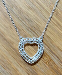 Gargantilha Coração Vazada a Laser