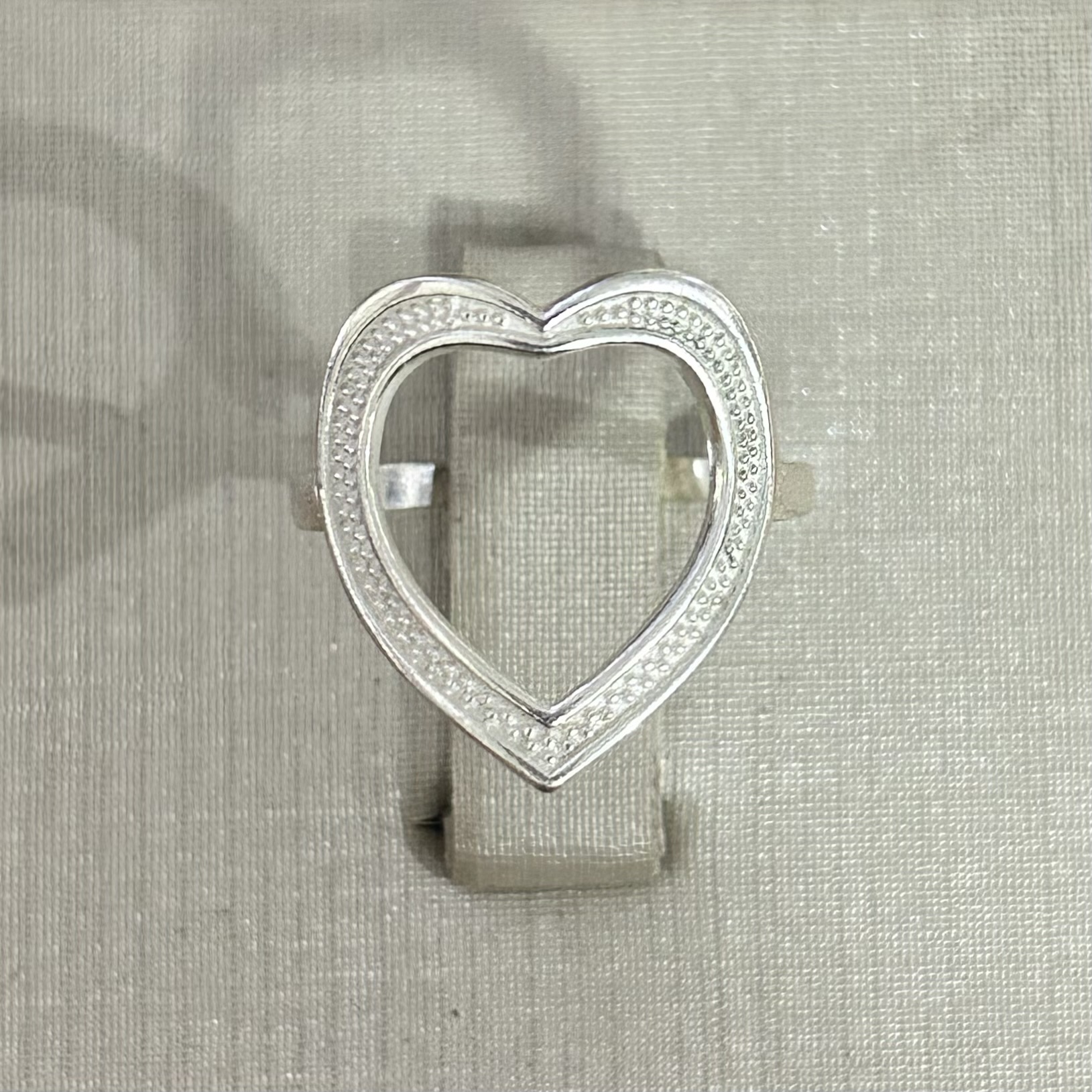 Anel Coração Borda Pontilhada