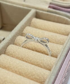 Alternative view of Anel Laço com Zircônias