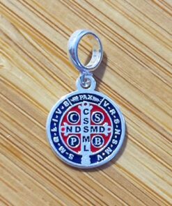 Berloque São Bento Resina Colorida