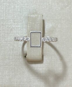 Anel Retângulo Vazado com 8 Zircônias