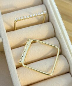 Anel Quadrado com Zircônia Folheado Ouro 18k